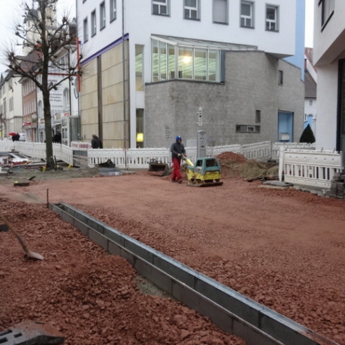 Straßenbau- und Entwässerungsarbeiten